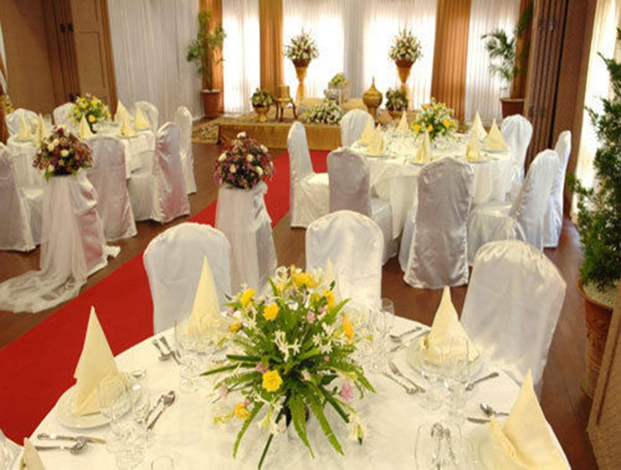 Kma Kaytumadi Hotel Taungoo Dış mekan fotoğraf